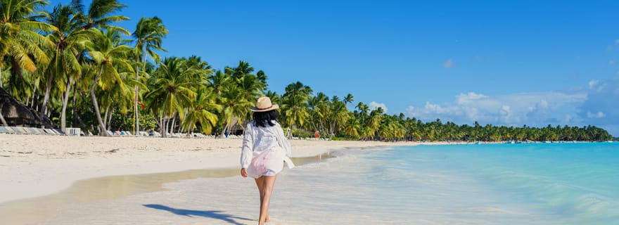 Au départ de Punta Cana : excursion à l'île Saona en catamaran avec open bar et buffet.