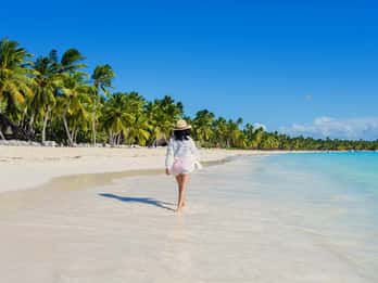 From Punta Cana: Saona Island Tour by Catamaran with Open Bar and Buffet