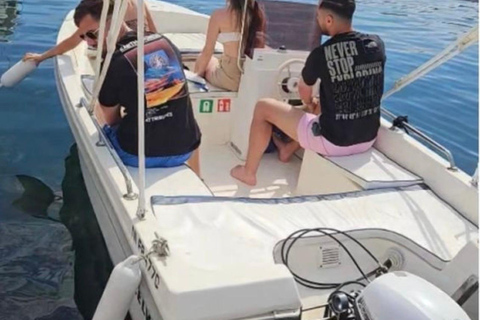 Private Boat Experience without a License with Breakfast in Antibes
