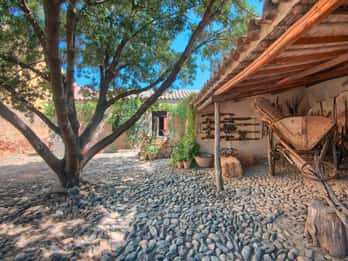 Santadi (SU): visit to the Archaeological and Ethnographic Museum
