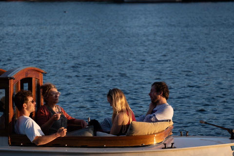 Amsterdam: Hidden Gems Canal Cruise Small Group Shared - Hidden Gems Canal Cruise