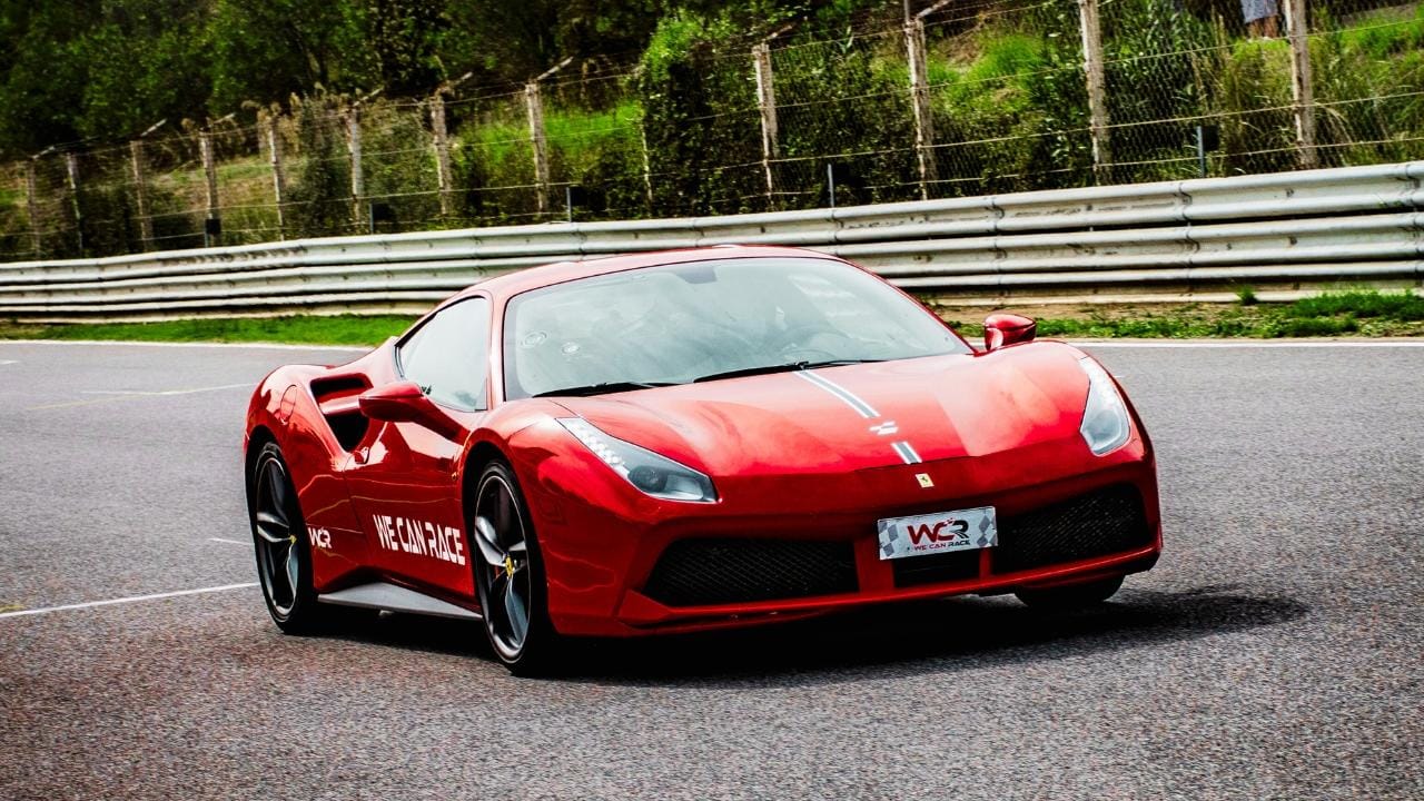 Imola: Fahrerlebnis auf der Rennstrecke an Bord eines Supersportwagens mit Co-Piloten