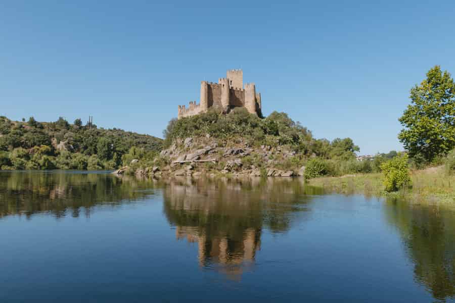 Von Lissabon: Tomar, Convento de Cristo & Burg von Almourol. Foto: GetYourGuide