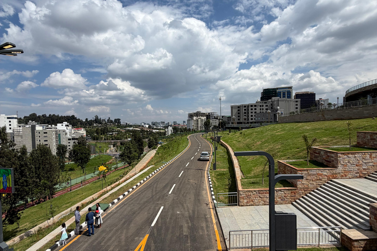 Addis Ababa: Guided Hop-On Hop-Off Tour with Guide