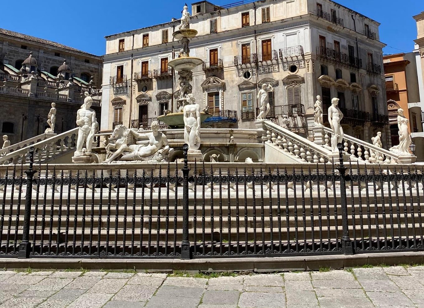 Palermo: Byrundvisning med markeder og monumenter i centrum