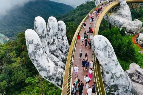 Da Nang: Excursión a las Colinas de BaNa, el Puente Dorado y la Montaña de Mármol