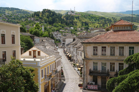 Vanuit Tirana / Durresi : Dagtocht Gjirokaster &amp; Blauw Oog