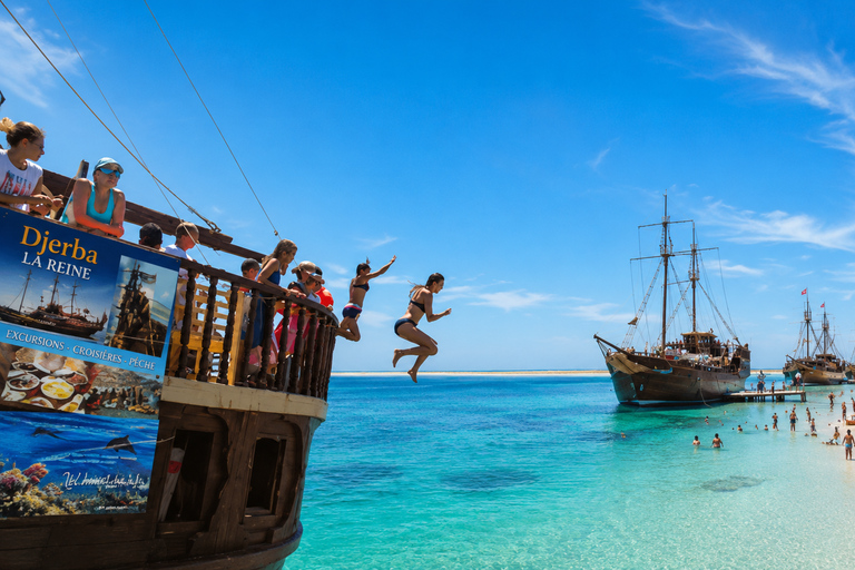 From Djerba: Cruise tour to Flamingo Island