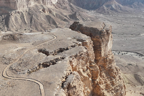 Desde Riad: Aventura en el confín del mundo y Darb Al-Manjoor