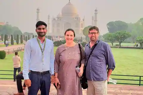 Agra: skip-the-line Sunrise Taj Mahal with Mausoleum Tour