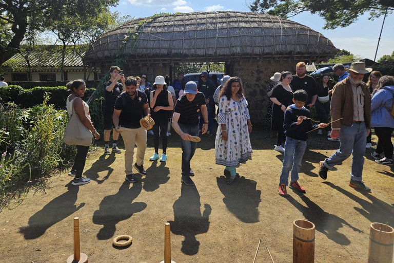 Jeju: Shore Excursion with Village Visit and Tastings