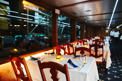 NYC : Dîner-croisière gastronomique avec musique liveTable privée à la fenêtre - Dîner à 5 plats sur le pont principal