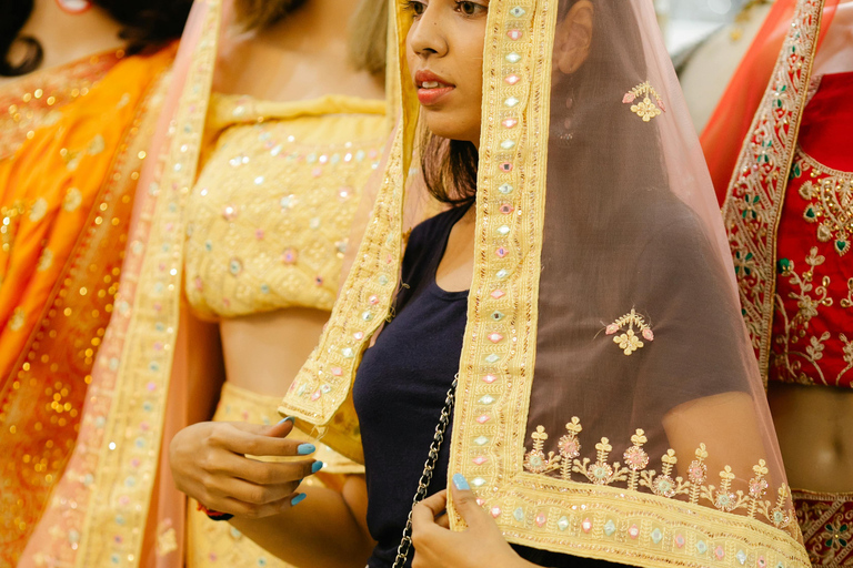 Delhi Personal Shopping Tour with Female Style Expert Full Day 8 Hours