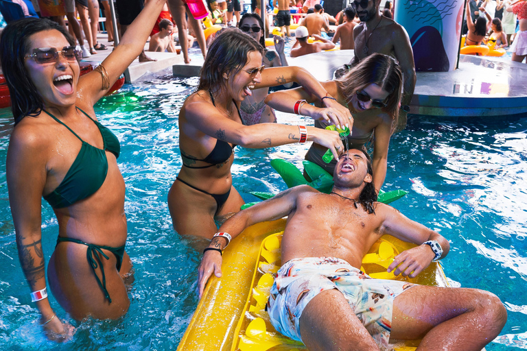 Cancun: Coco Bongo Spring Break Beach Party with Open Bar