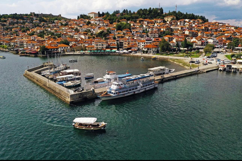 من تيرانا/دوريس: رحلة ليوم واحد إلى أوهريد في مقدونيا الشمالية