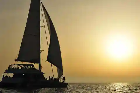 Le Grau-du-Roi: Mojito Aperitif & Sunset Cruise