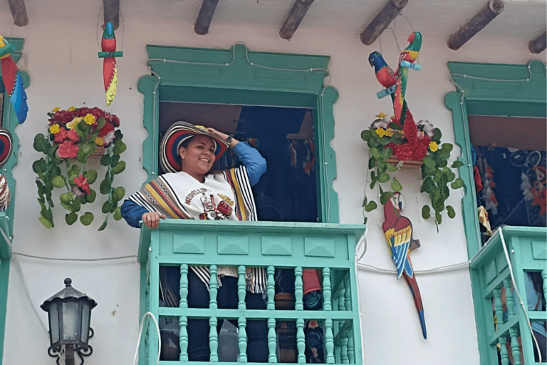 Medellin: Guatape and El Penol Rock Day Trip with Boat Ride