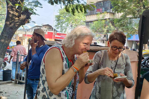 Mumbai: Best Steet Food Tour & Evening Market with a Local
