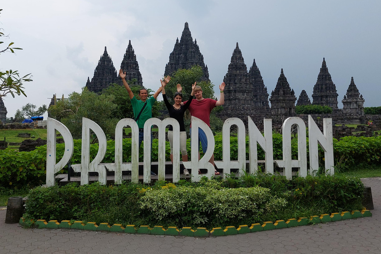 Desde Yogyakarta : Excursión de un día a Borobudur y Prambanan