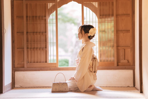 Kyoto: Kimono/Yukata-Verleih 5 Minuten von Kiyomizu-dera entferntKimono/Yukata-Paket für Frauen