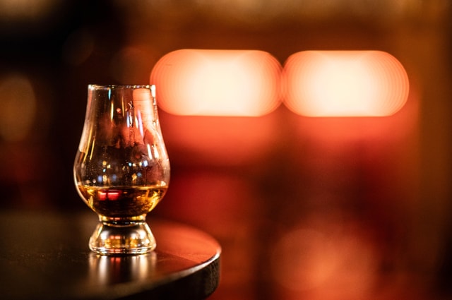 Edinburgh: Whisky-Verkostung auf der Royal Mile