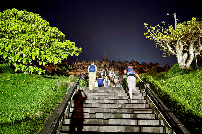 Yogyakarta: Borobudur Sunrise Tour with Breakfast Shared tour VIP Sunrise Borobudur
