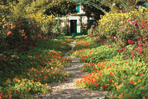 جولة موجهة إلى جيفيرني مونيه لنصف يوم من باريس مع النقلجولة موجهة إلى متحف مونيه في جيفيرني لمدة نص