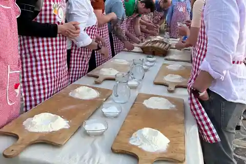 Sicilian pizza cooking class in Sciacca