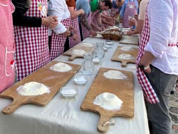 Sicilian pizza cooking class in Sciacca