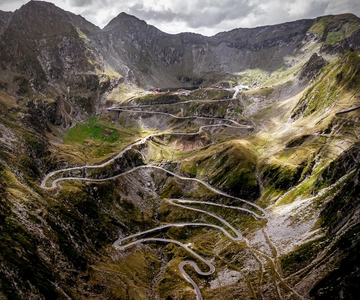 De Bucareste: Excursão privada de um dia pela Rodovia Transfagarasan