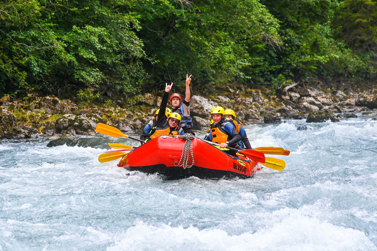 Depuis Zurich : Excursion d&#039;une journée en rafting à Interlaken