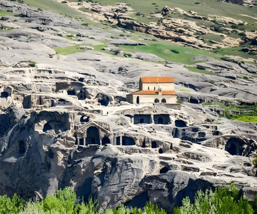 Da Tbilisi: Tour guidato di Mtskheta, Jvari, Gori, Uplistsikhe