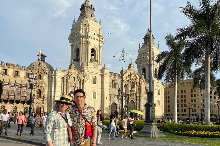 Stadsrondleiding en Catacomben in Lima - Alles InbegrepenStandaard ervaring