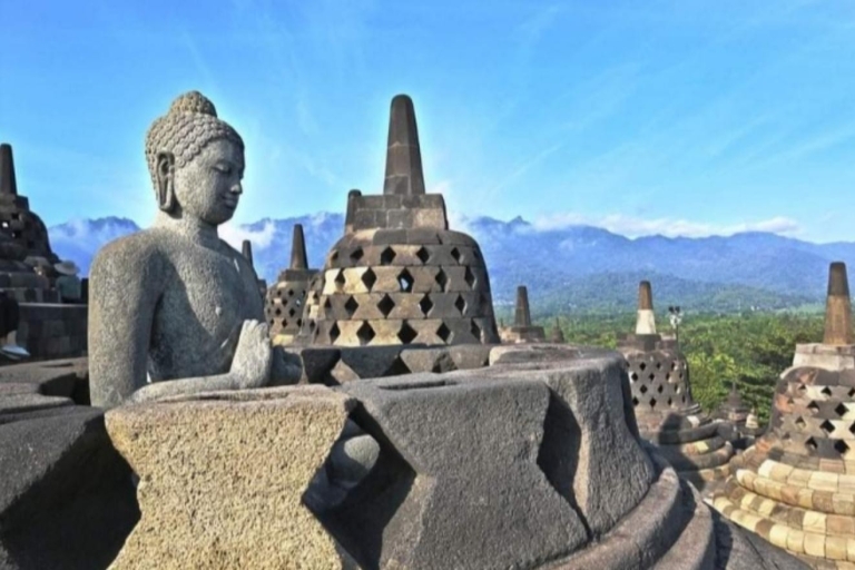10-godzinna wspinaczka do świątyni Borobudur i Prambanan.Wycieczka do świątyń Borobudur i Prambanan.