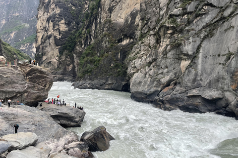 Tiger Leaping Gorge Trekking in the Canyon