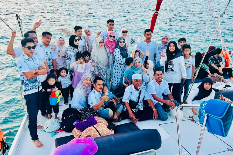 Premium Sunset Party Cruise with Meal in Langkawi