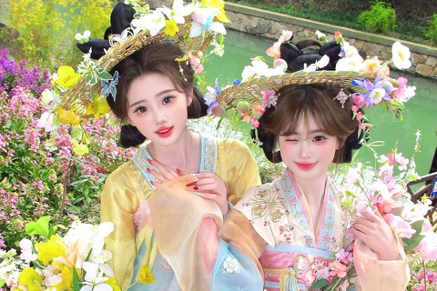 Shanghai Yuyuan Ancient City: Hanfu Makeup Photography