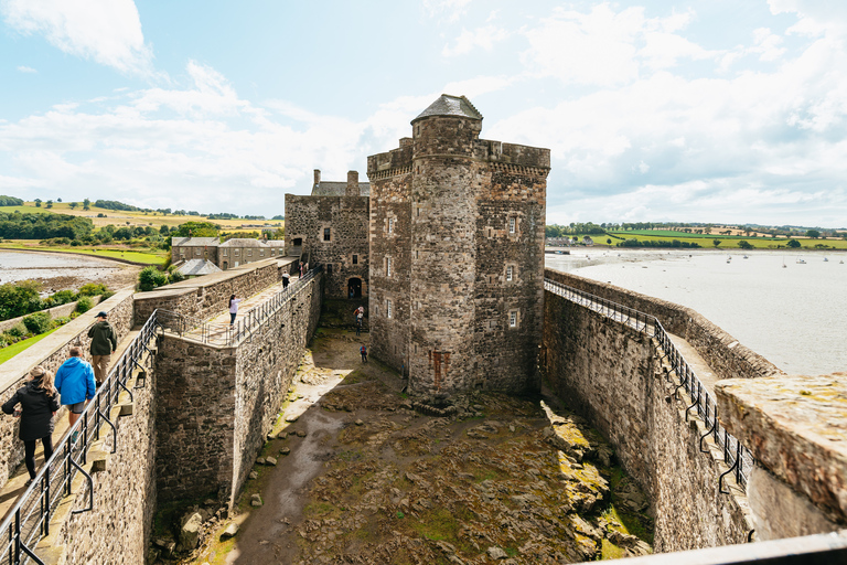 Von Edinburgh aus: Entdeckungstour zu den Drehorten von "Outlander""Outlander" Explorer Tour mit Eintrittskarte für Doune Castle