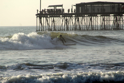 Chiclayo: Surfing Lessons for Beginners and Advanced Surfers Chiclayo: Beginner and Advanced Surfing Lessons