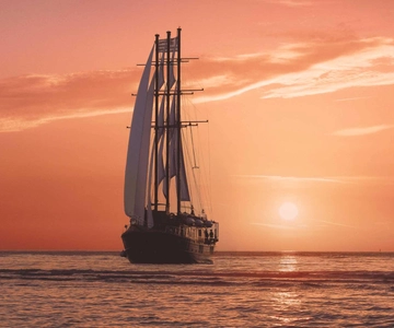 Santorini: Volcano and Hot Springs Sunset Dinner Cruise