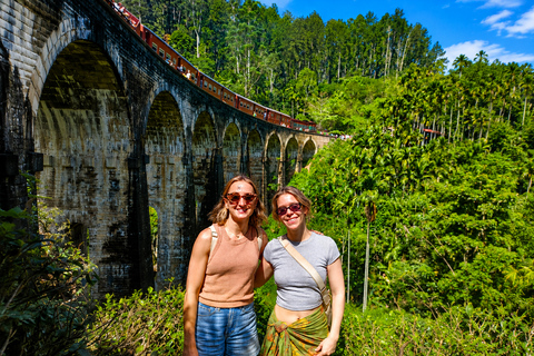 Ella: Hidden Trails Tuk-Tuk Tour with Waterfalls