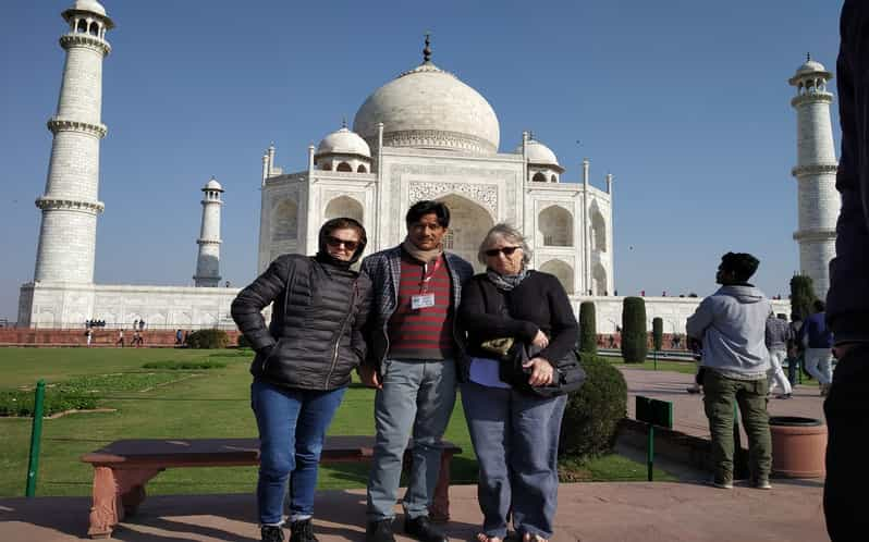 tour guide for taj mahal agra