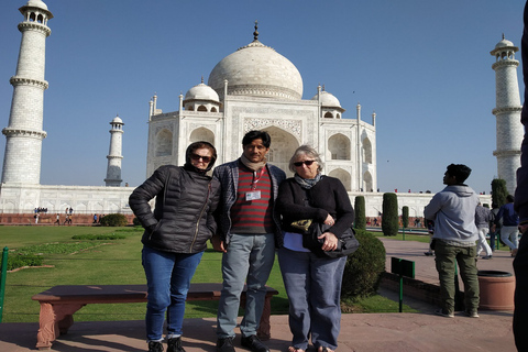 Agra: Visita guiada al Taj MahalExcursión con Comida en Hotel de 5 Estrellas, Entrada al Monumento Guía Local