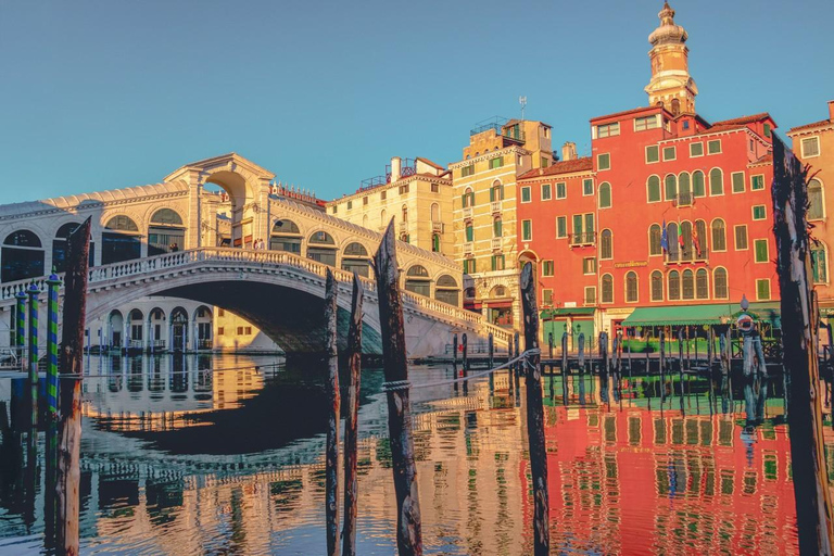 Venice: St. Mark's, Doge's Palace, Rialto, and Gondola Tour Shared Gondola: 30-minute ride across the Grand Canal