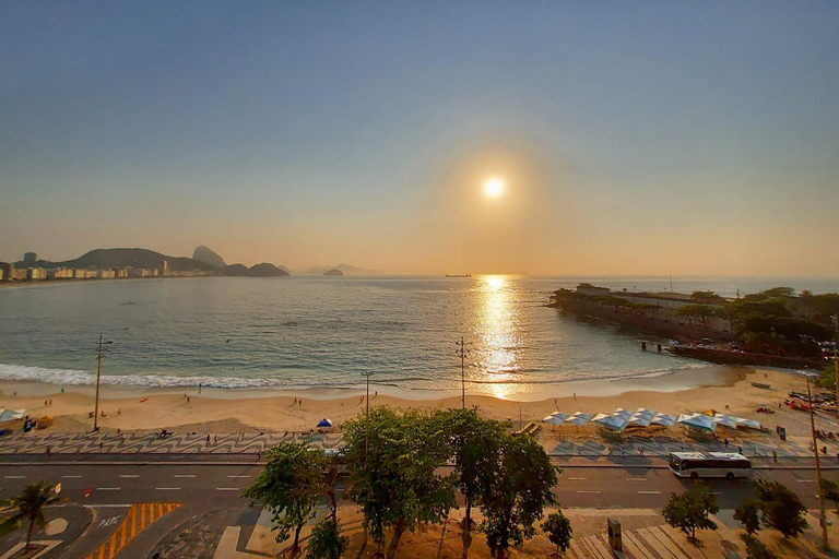 Tour Arpoador: Paseo por Copacabana y Puesta de Sol en el Arpoador