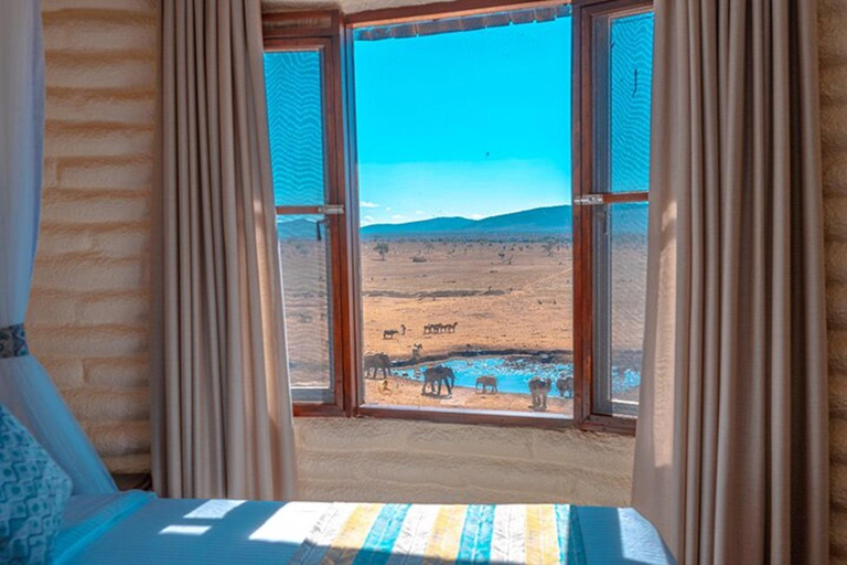 Tsavo East and Salt Lick Safari Lodge 2-Day Tour