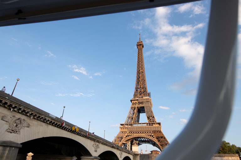 Paris: Private Seine River Cruise Paris: Private Seine River Cruise with Guide