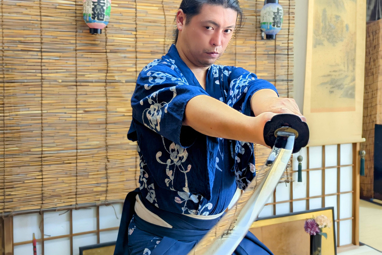 Nagano: tour del Tempio Zenkoji e esperienza da samuraiNagano: tour del tempio Zenkoji ed esperienza samurai