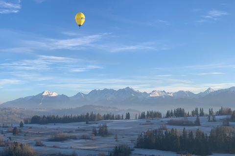 Zakopane: Tatra Mountains Balloon Flight Tour with Champagne Small-Group Tour