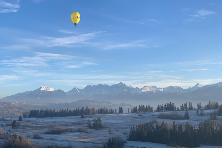 Zakopane: Tatra Mountains Balloon Flight Tour with Champagne Small-Group Tour